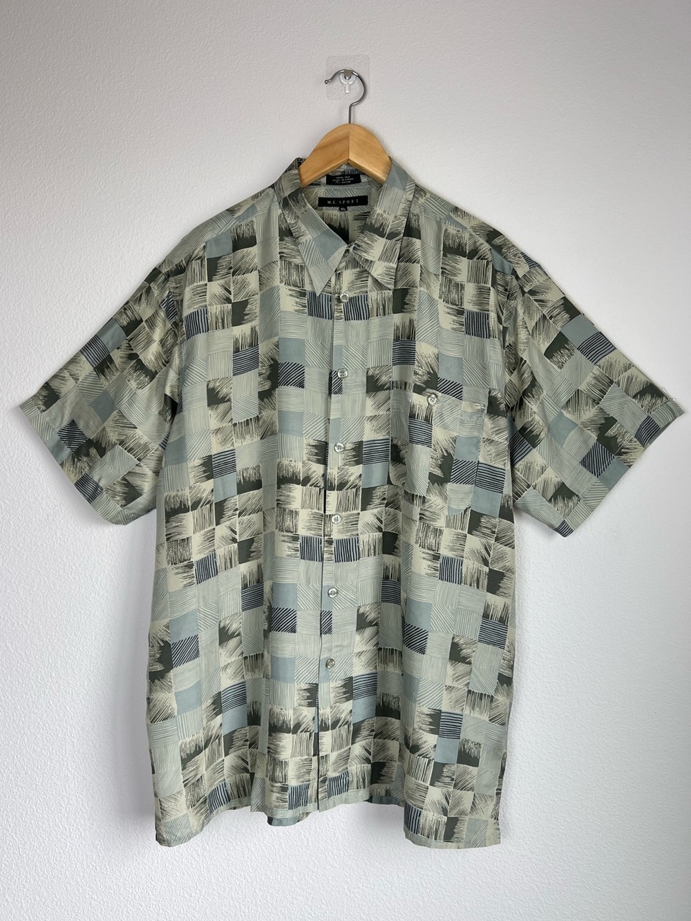 VTG‎ M.E. Sport 100% Silk Abstract Geometric Button Up Shirt XL Artsy Patchprint
